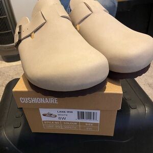 Cushionaire clogs - size 8W - New in box